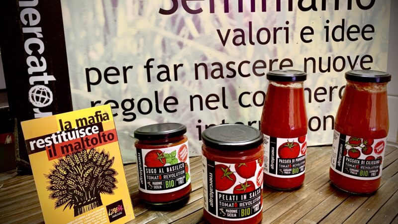 Tomato revolution, a Novi i pomodori anti-caporalato