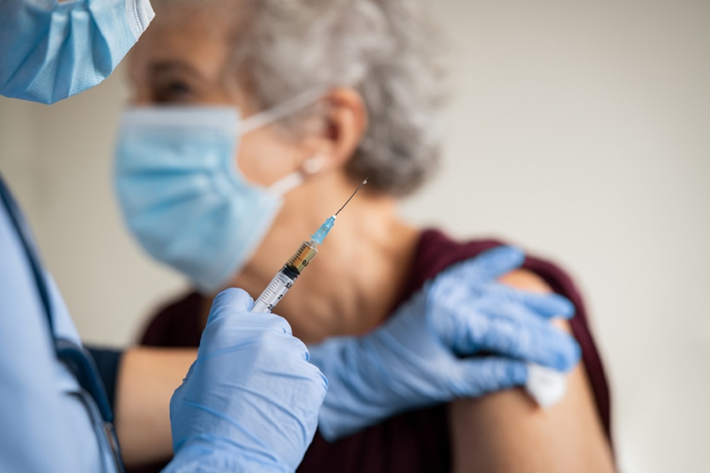 Perché gli over 80 novesi devono vaccinarsi a Ovada?