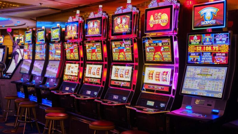Slot machine, via libera al ritorno nei bar