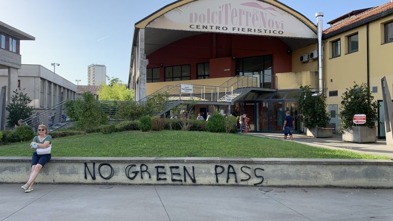 “No green pass” all’hub vaccinale di Novi: protesta o indicazione?