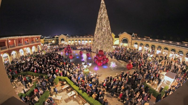 Il 13 novembre si accende l’albero di Natale all’Outlet di Serravalle