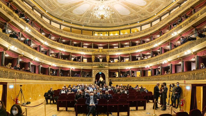 Presentata la stagione del Teatro Marenco, si parte con una commedia anti-jella di Peppino De Filippo