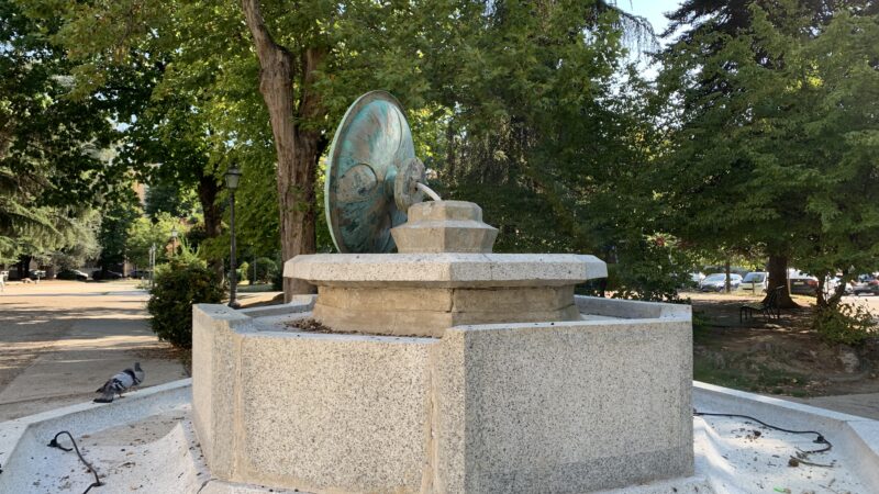 Vandalizzata la fontana dei giardini Garibaldi