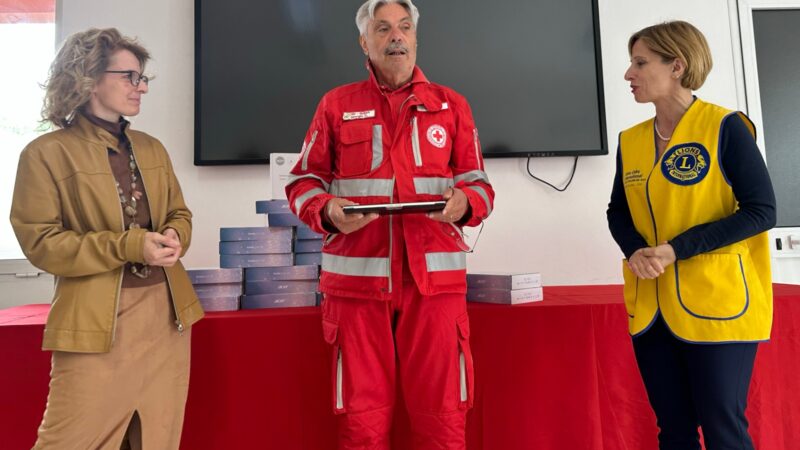 Con i Lions tablet alla Croce Rossa e all’Istituto Comprensivo De Simoni